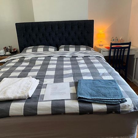 Large Double Bedroom With Free On Site Parking Kingston upon Thames  Extérieur photo